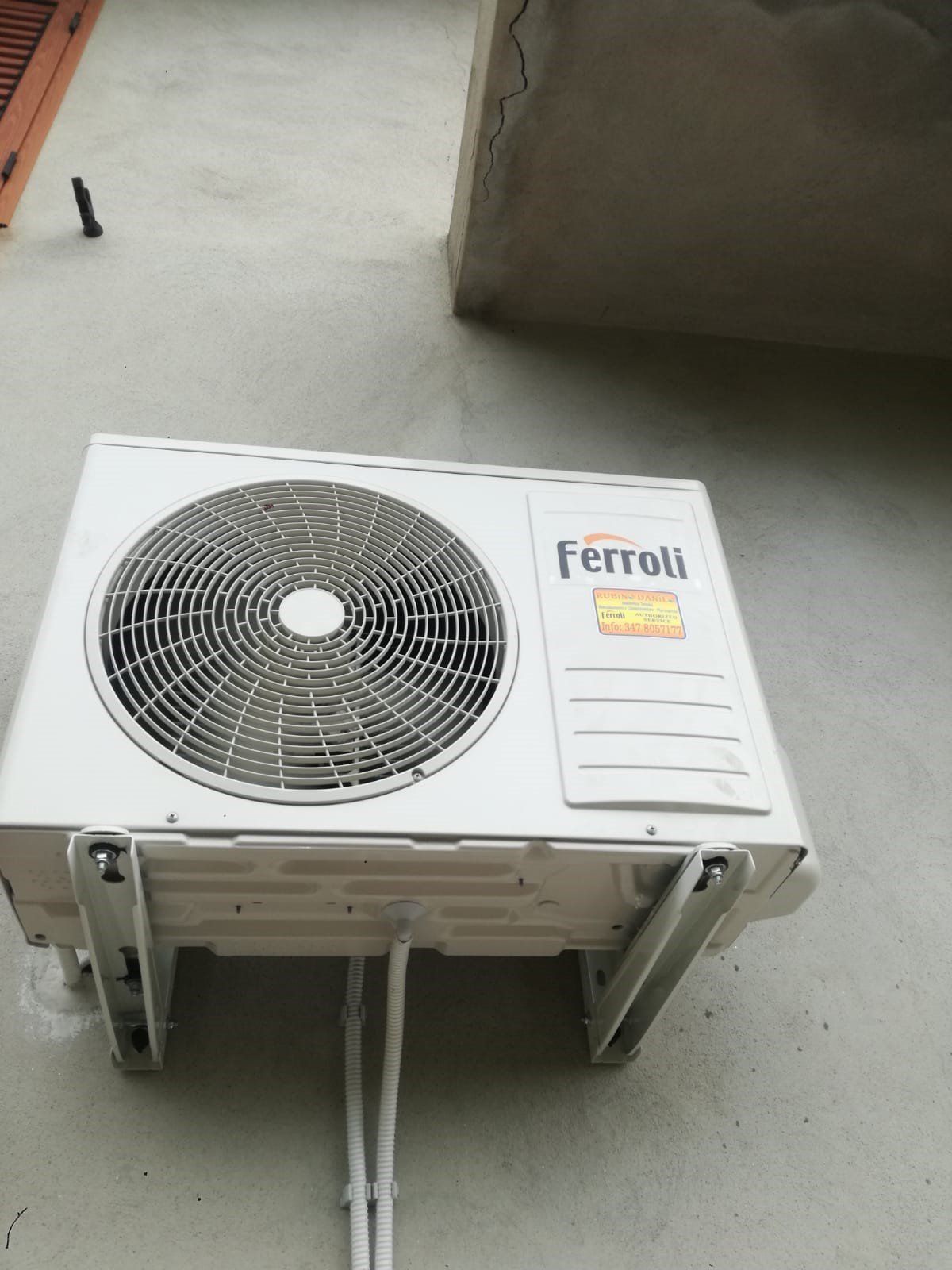 Condizionatore Ferroli pronto per l'installazione