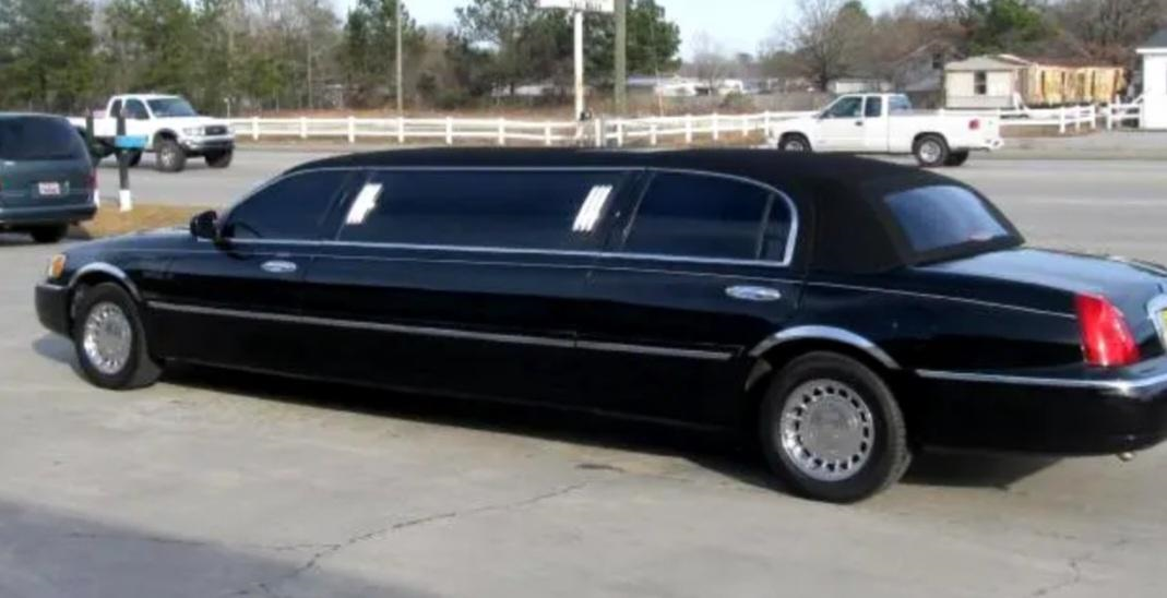 Black limo in San Antonio for 6 passengers