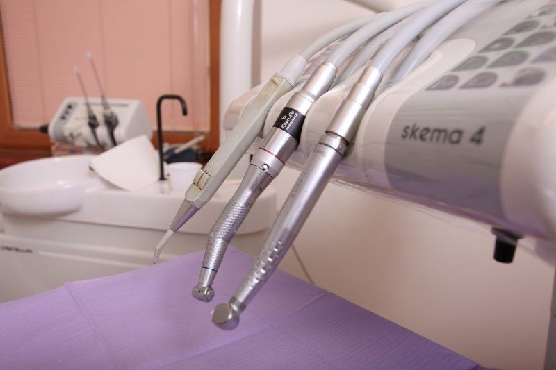 strumenti per la pulizia dei denti