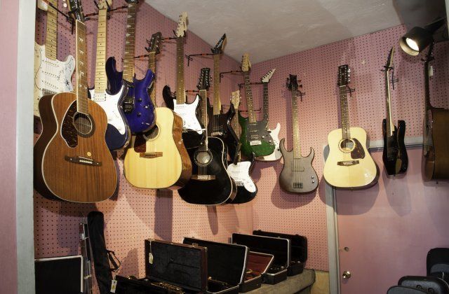 Guitars — Pawn Shop in in Westland, MI