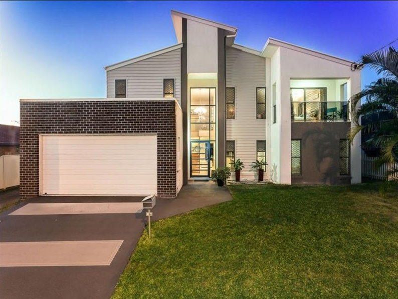 modern home front yard