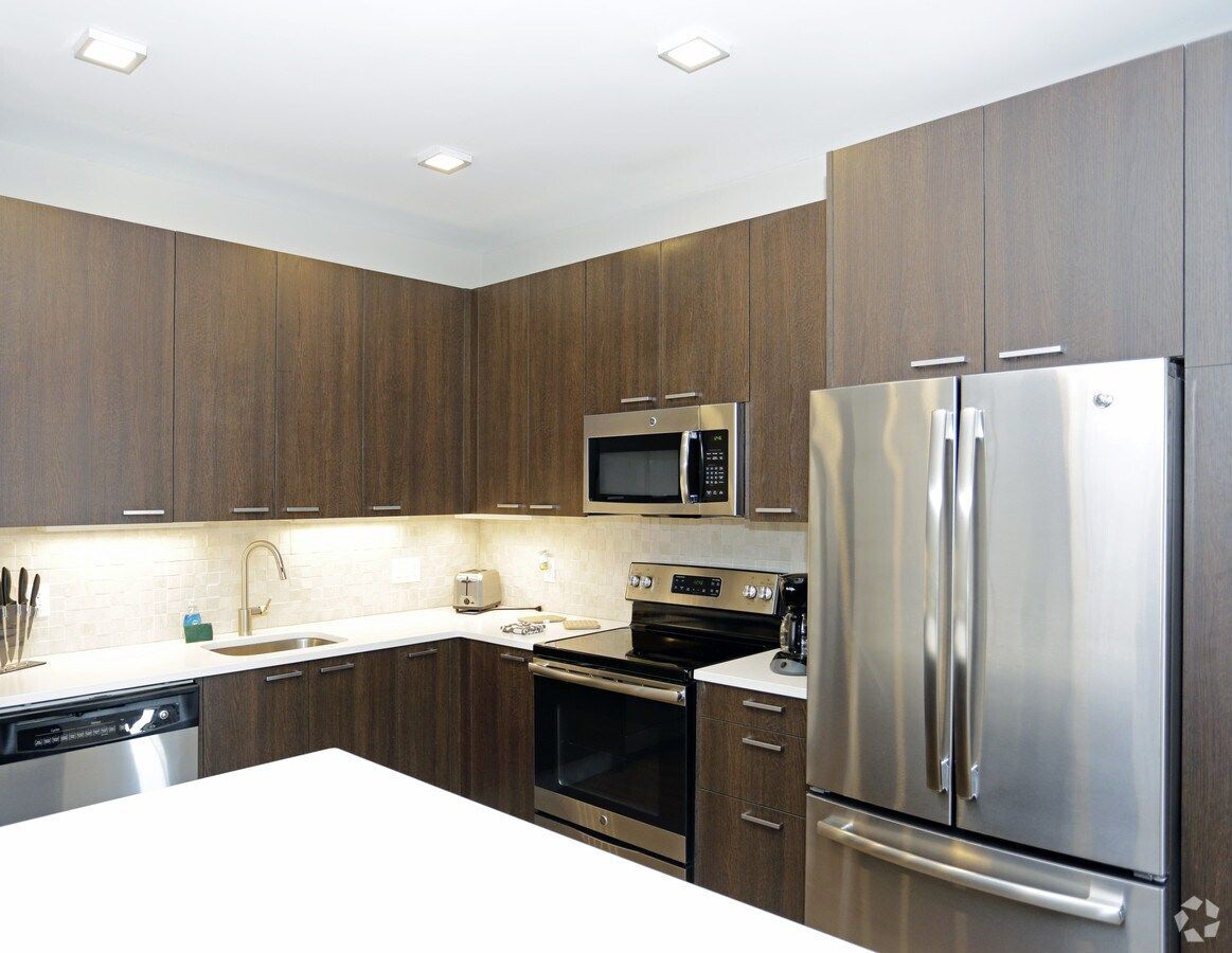 The Vue Hackensack Luxury Rentals Kitchen