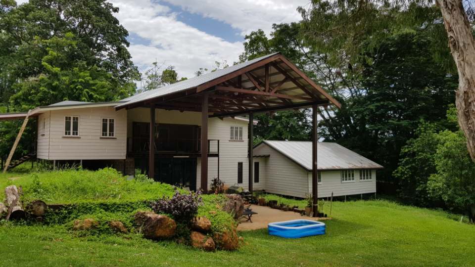 Old Queenslander houses