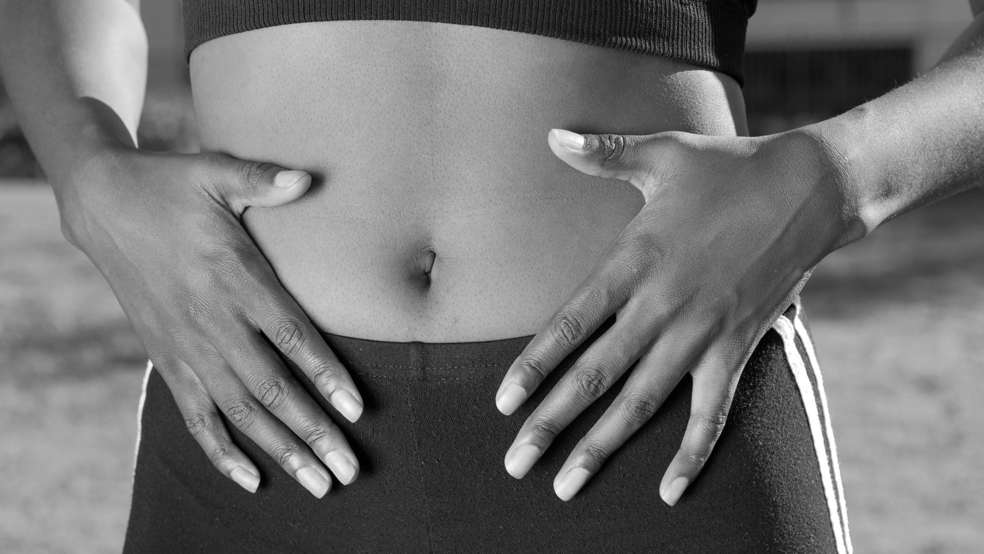 gonfiore addominale donna