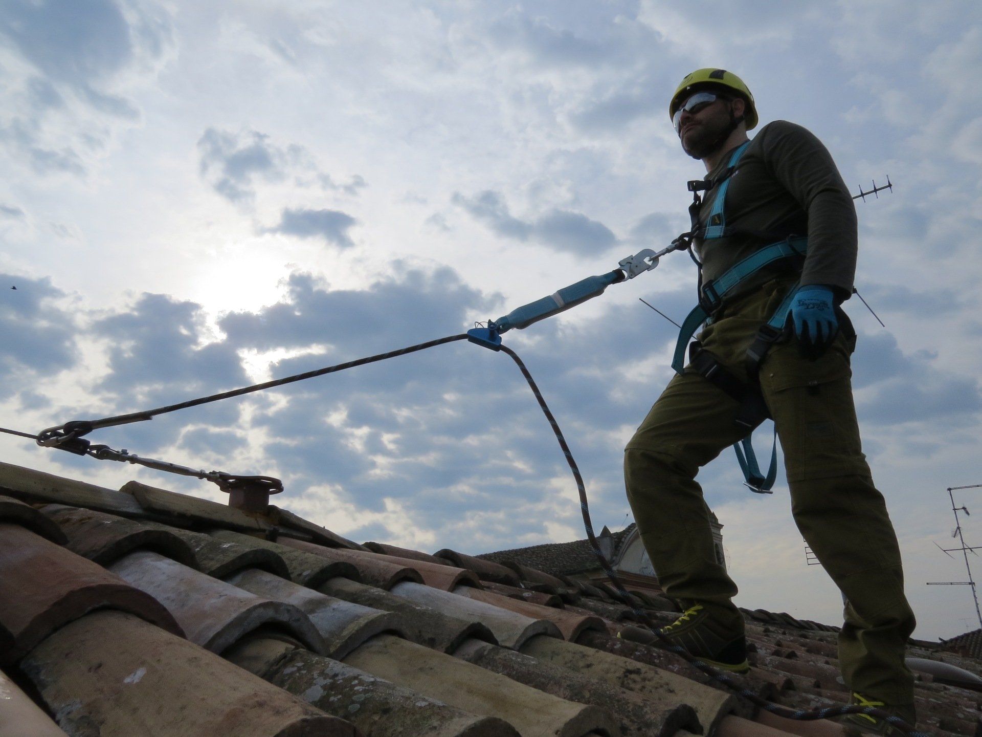 tecnico edile sul tetto