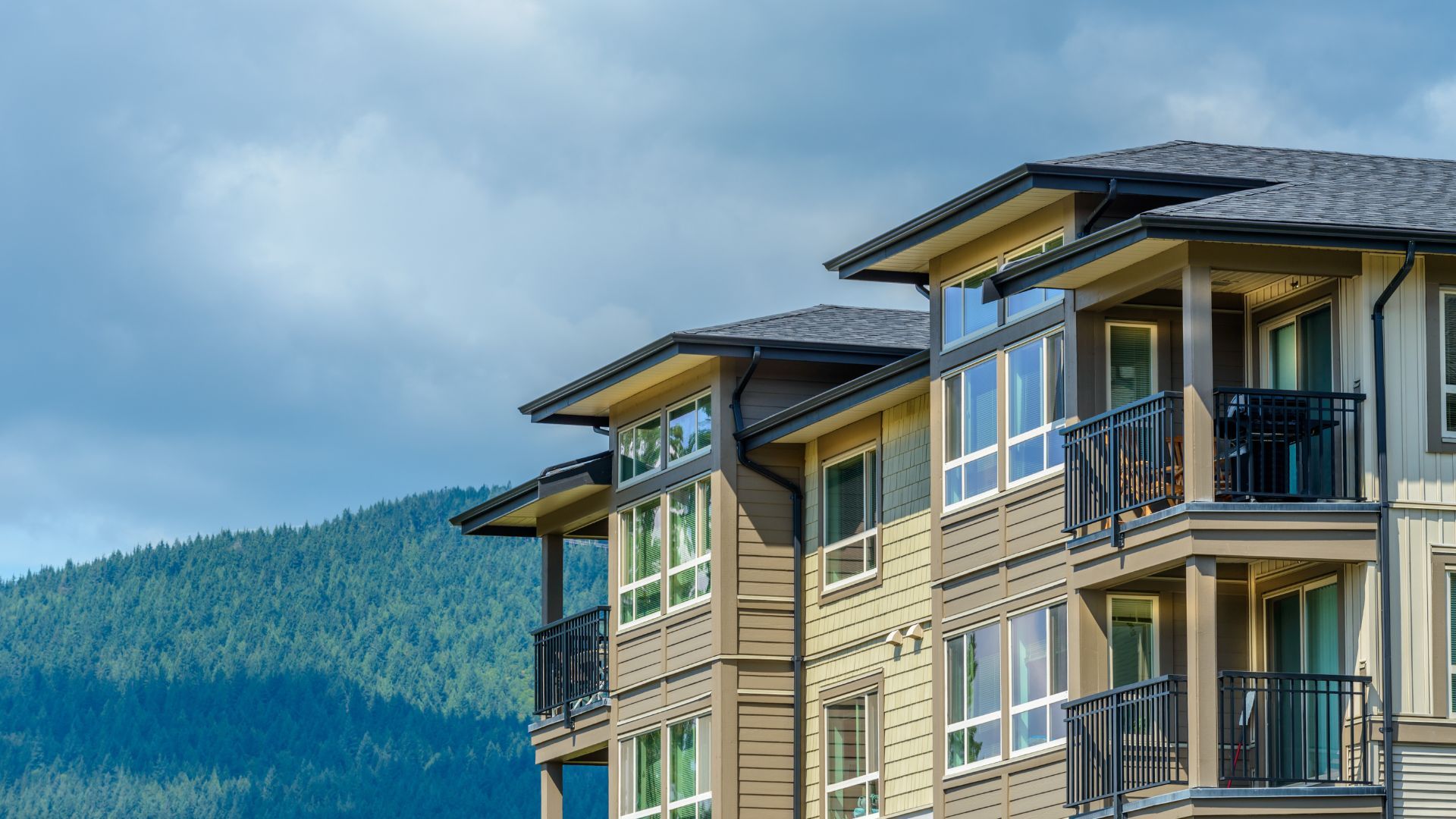 The Role of Insurance in Multifamily Syndications