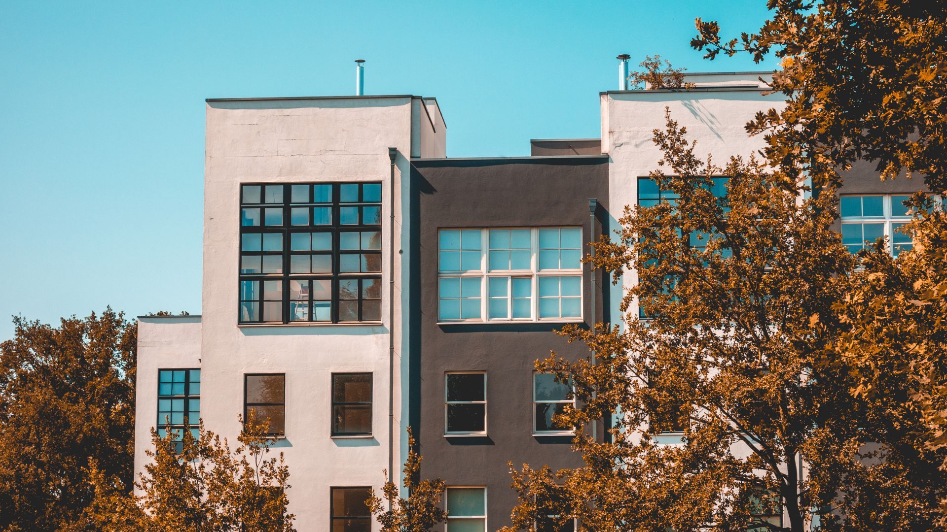 What Lenders Require for Multifamily Property Insurance