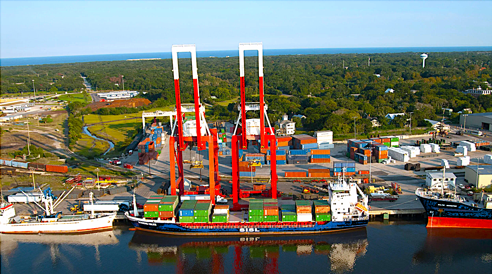Picture of a ship at the Port of Fernandina