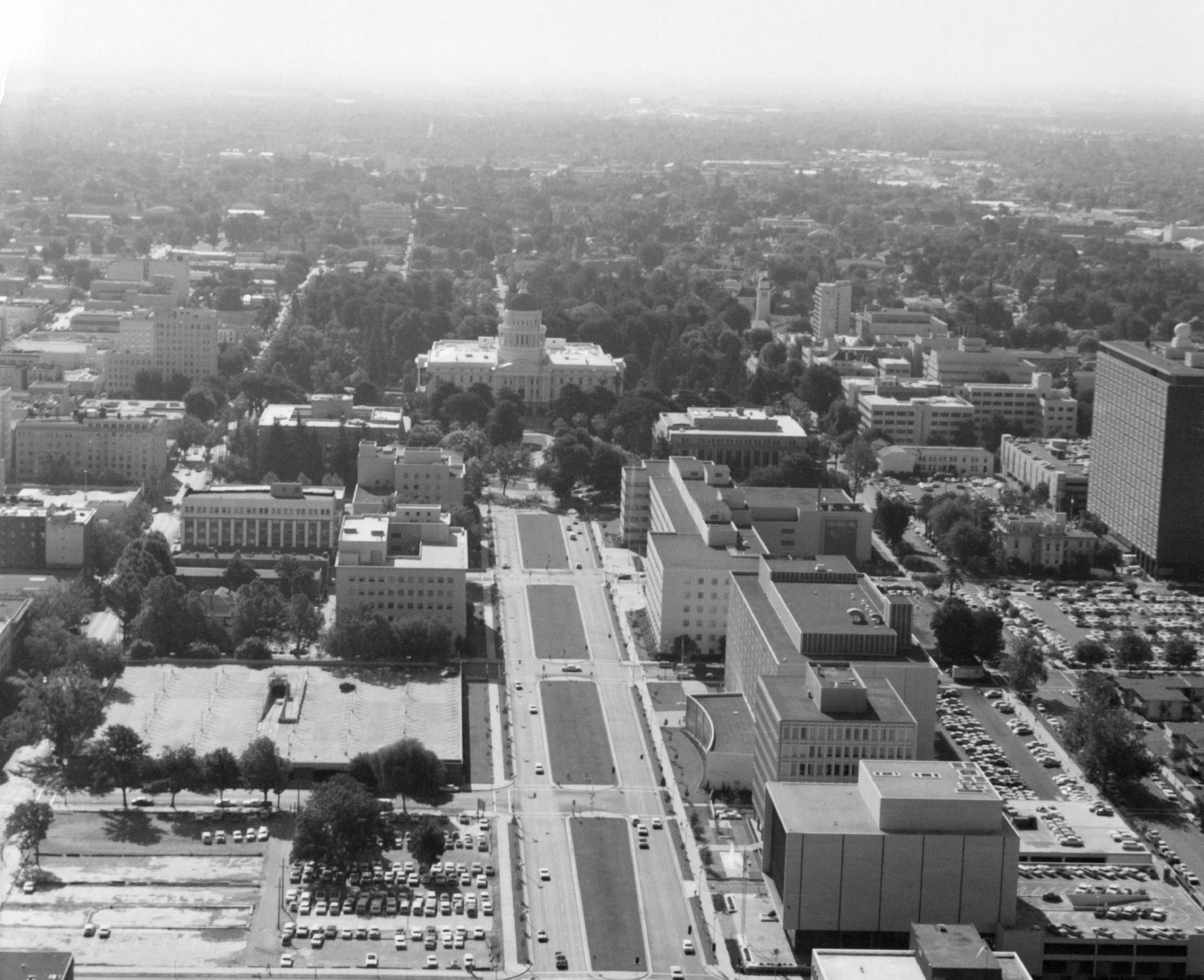 Capitol Mall after redevelopment (1968). Source: Center for Sacramento History, James Henley Collection, 1997/046/027.