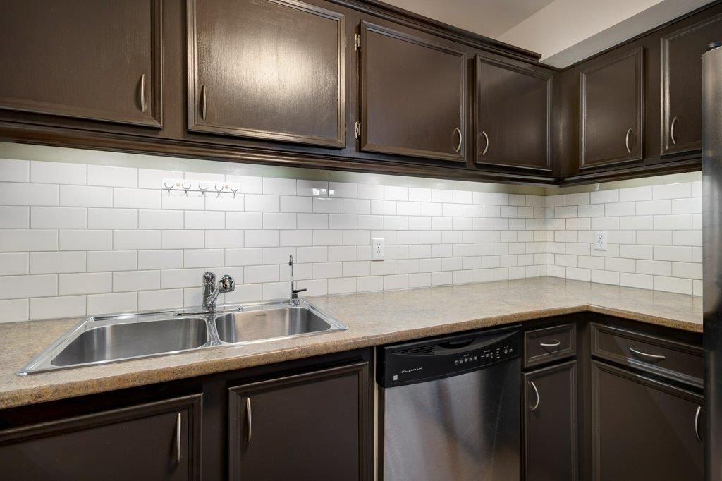 Calgary condo kitchen countertops