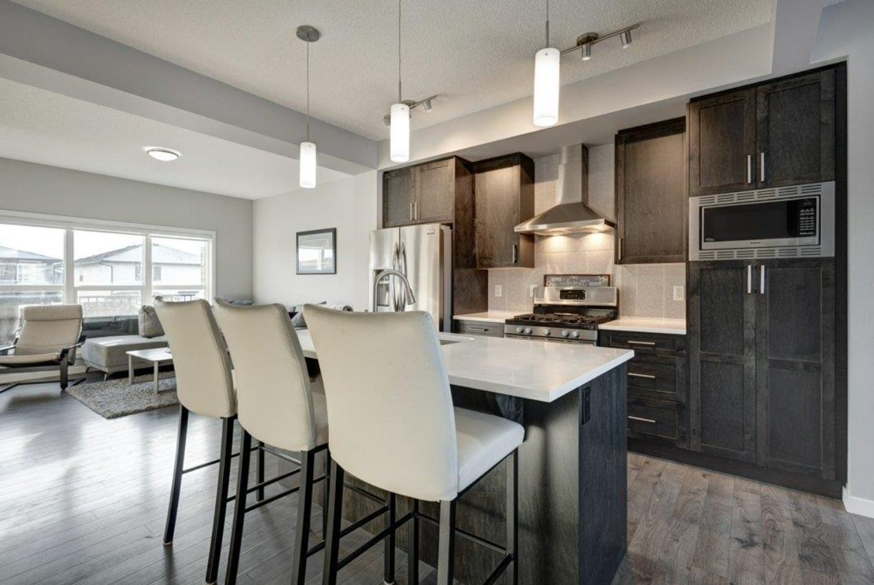 303 Walgrove dining area