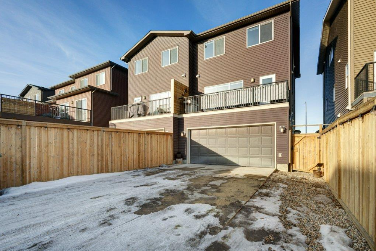 303 Walgrove backyard