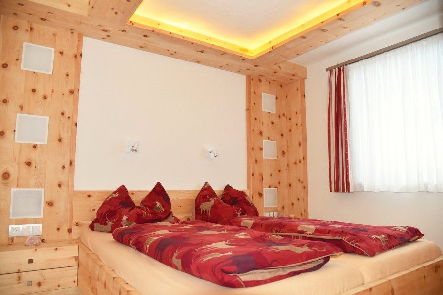 schlafzimmer holz zirbe