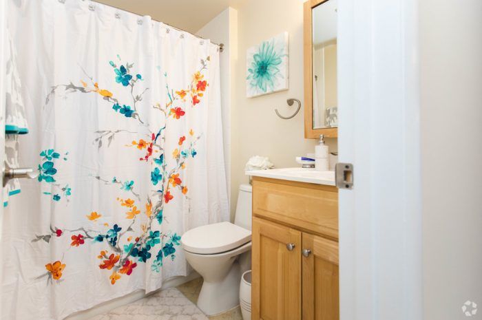 Round Hill Apartments