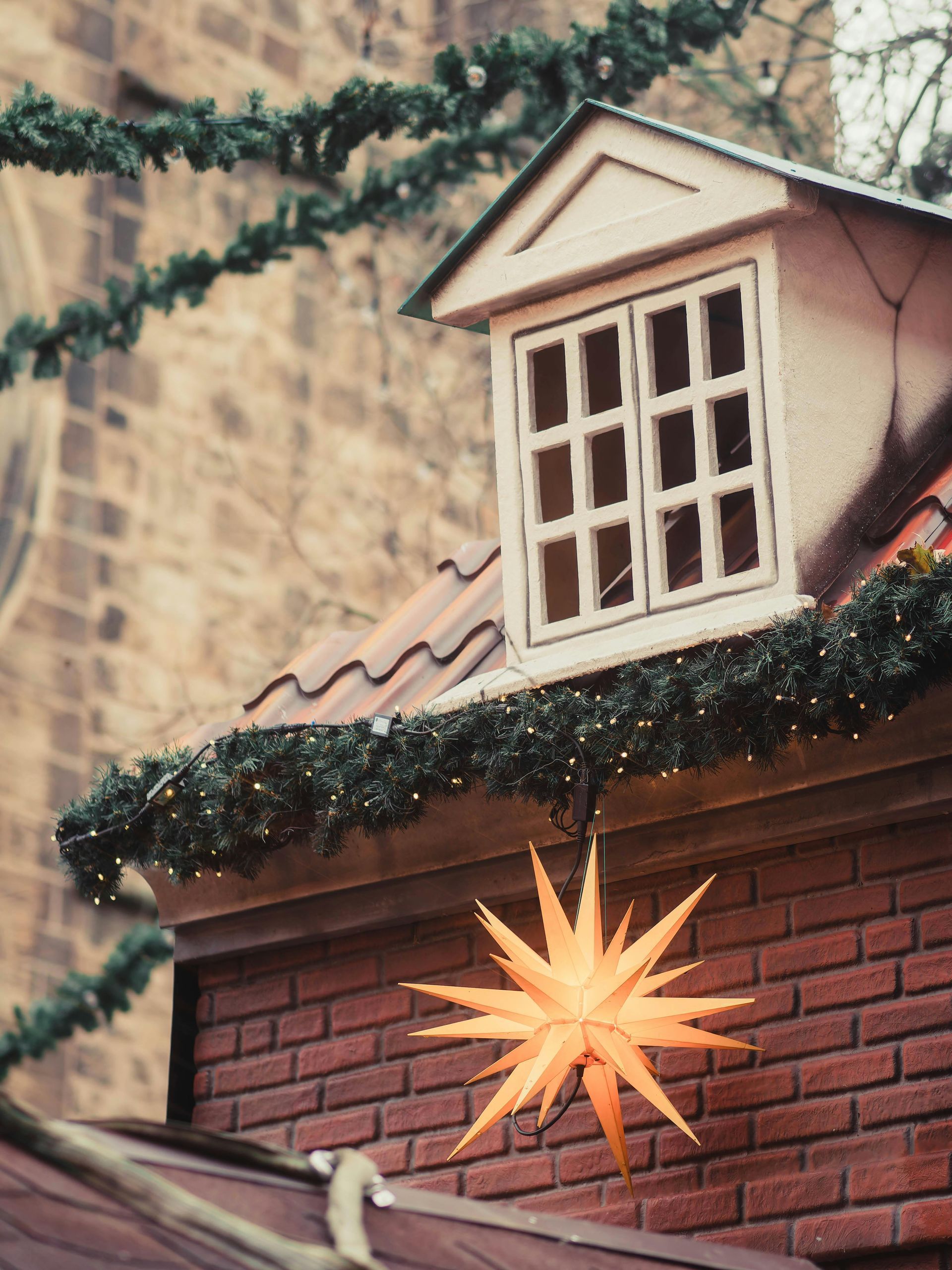 Christmas lights and deco install