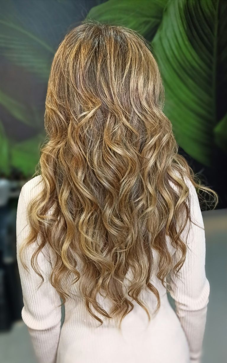 capelli lunghi mossi