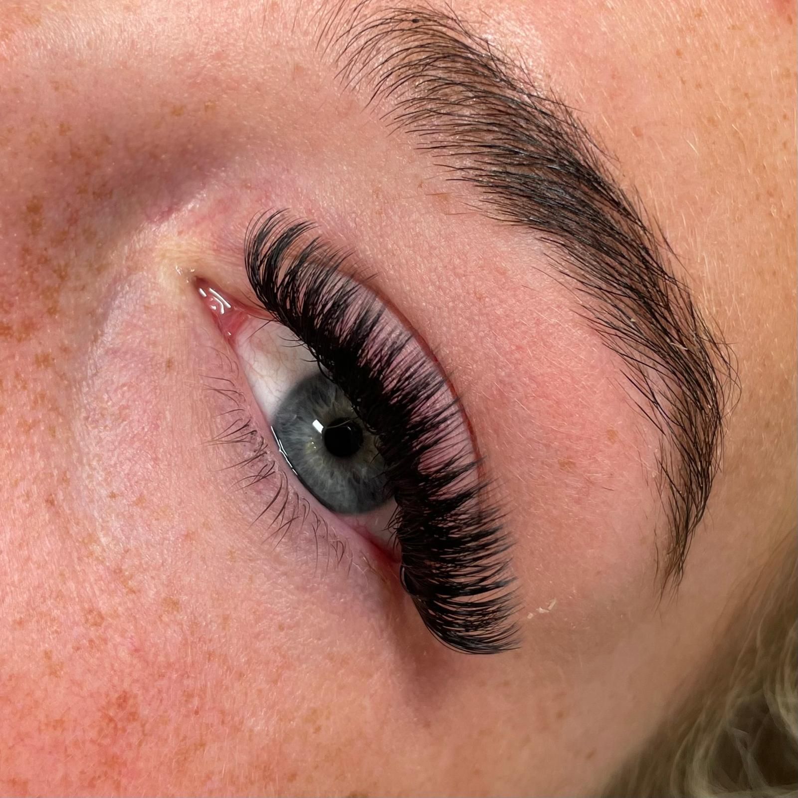 PMU - wimpers - wenkbrauwen - Anbos - gediplomeerd - Apeldoorn