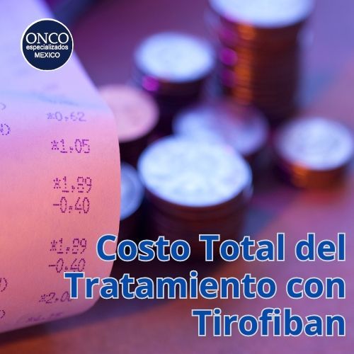 Detalle de un recibo y monedas, simbolizando el costo total del tratamiento con Tirofiban.