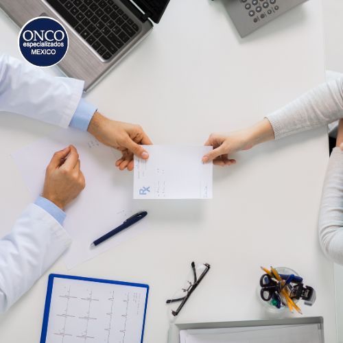 Consulta médica sobre espondilitis.