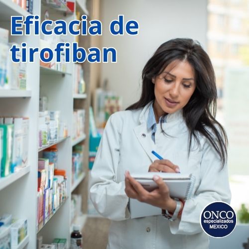 Farmacéutica revisando información sobre la eficacia de tirofiban.