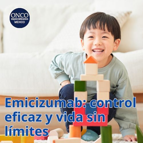 Niño jugando feliz en casa, simbolizando buena calidad de vida.