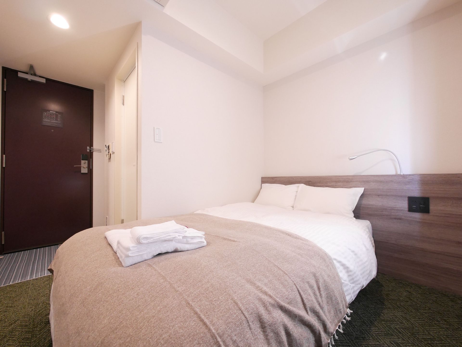 Compact single room at Comfybed Ginza Hotel in Tokyo