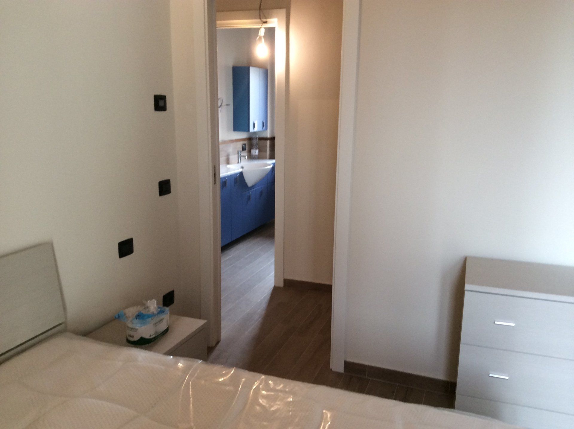 dettaglio di camera da letto dopo fase di ristrutturazione