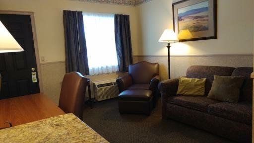 Spoiler Room Interior - Friendly Hotel in Glenwood Springs, CO