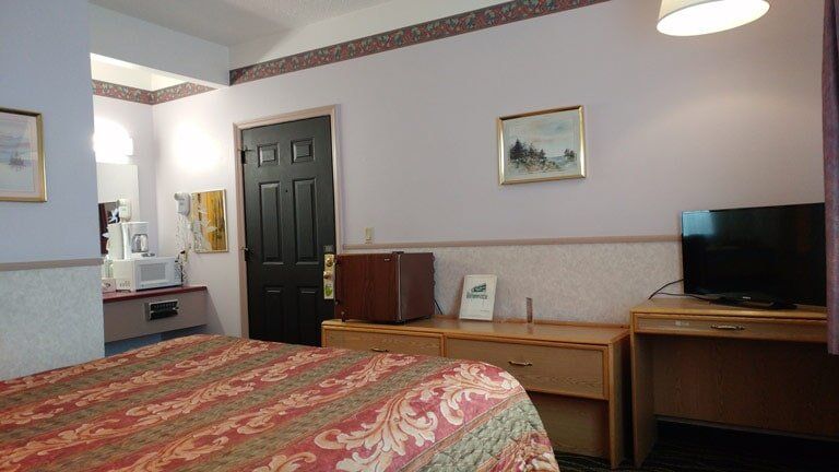 Budget Room - Friendly Hotel in Glenwood Springs, CO