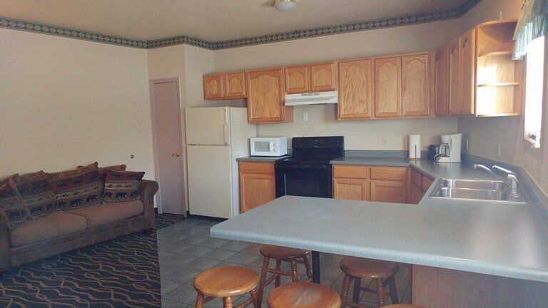 Condominium Kitchen - Friendly Hotel in Glenwood Springs, CO