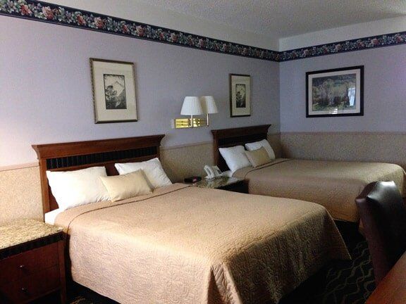 Two Beds - Friendly Hotel in Glenwood Springs, CO