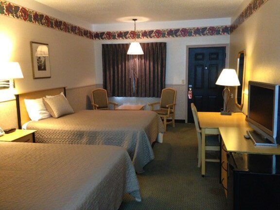 Clean Room -Friendly Hotel in Glenwood Springs, CO