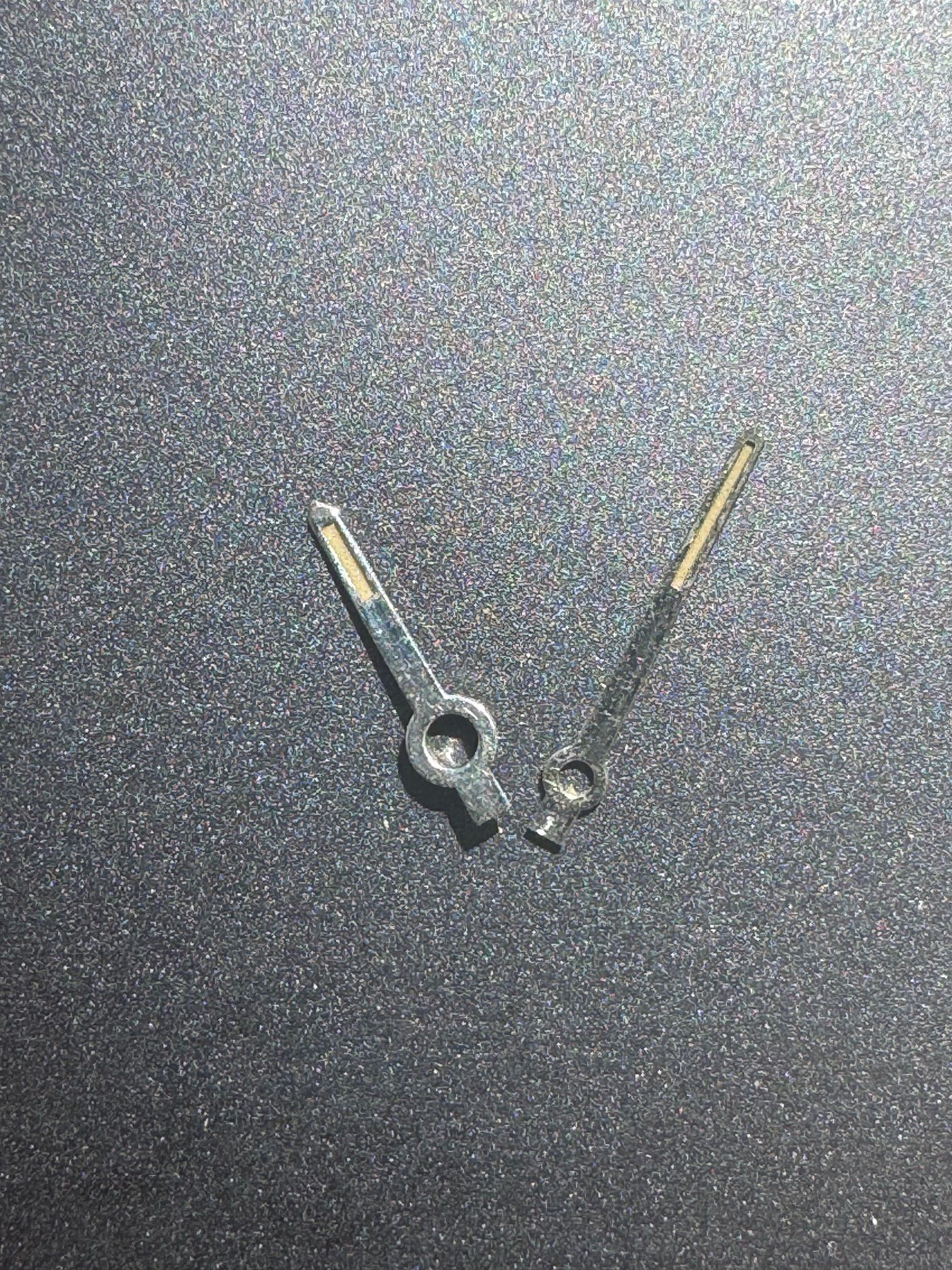 Heuer Carrera 2447 hands