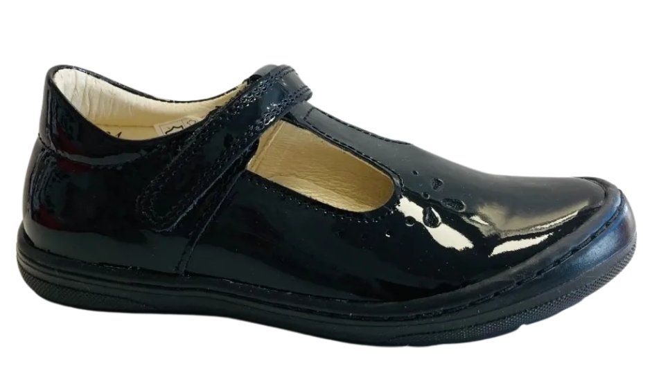 Patent girl's school shoes from Pied Piper