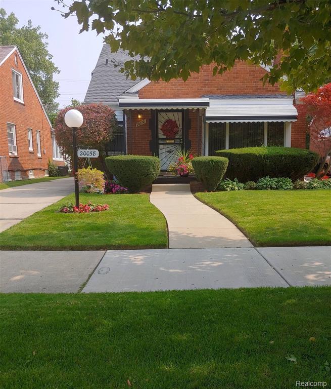 buy-luxury-homes-livonia-mi-c-miles-realty