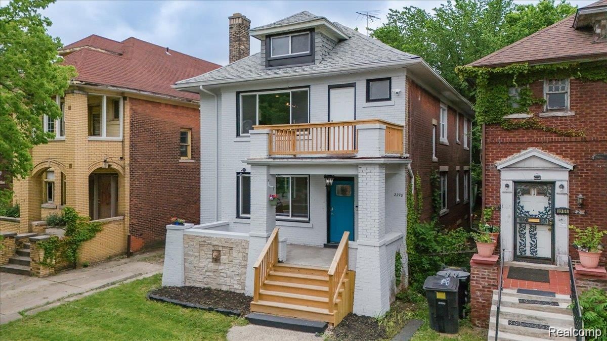 buy-luxury-homes-detroit-mi-c-miles-realty