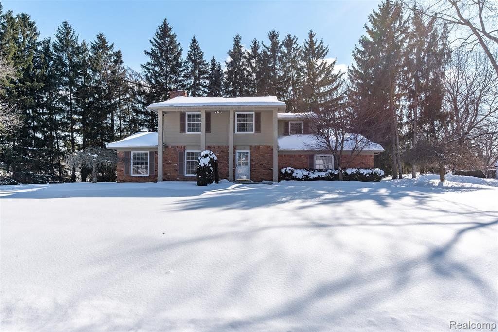 buy-luxury-homes-rochester-hills-mi-c-miles-realty