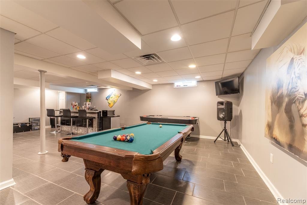 Luxury Basement Taylor MI