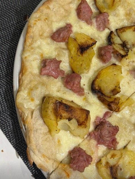 Pizza salsiccia e patate