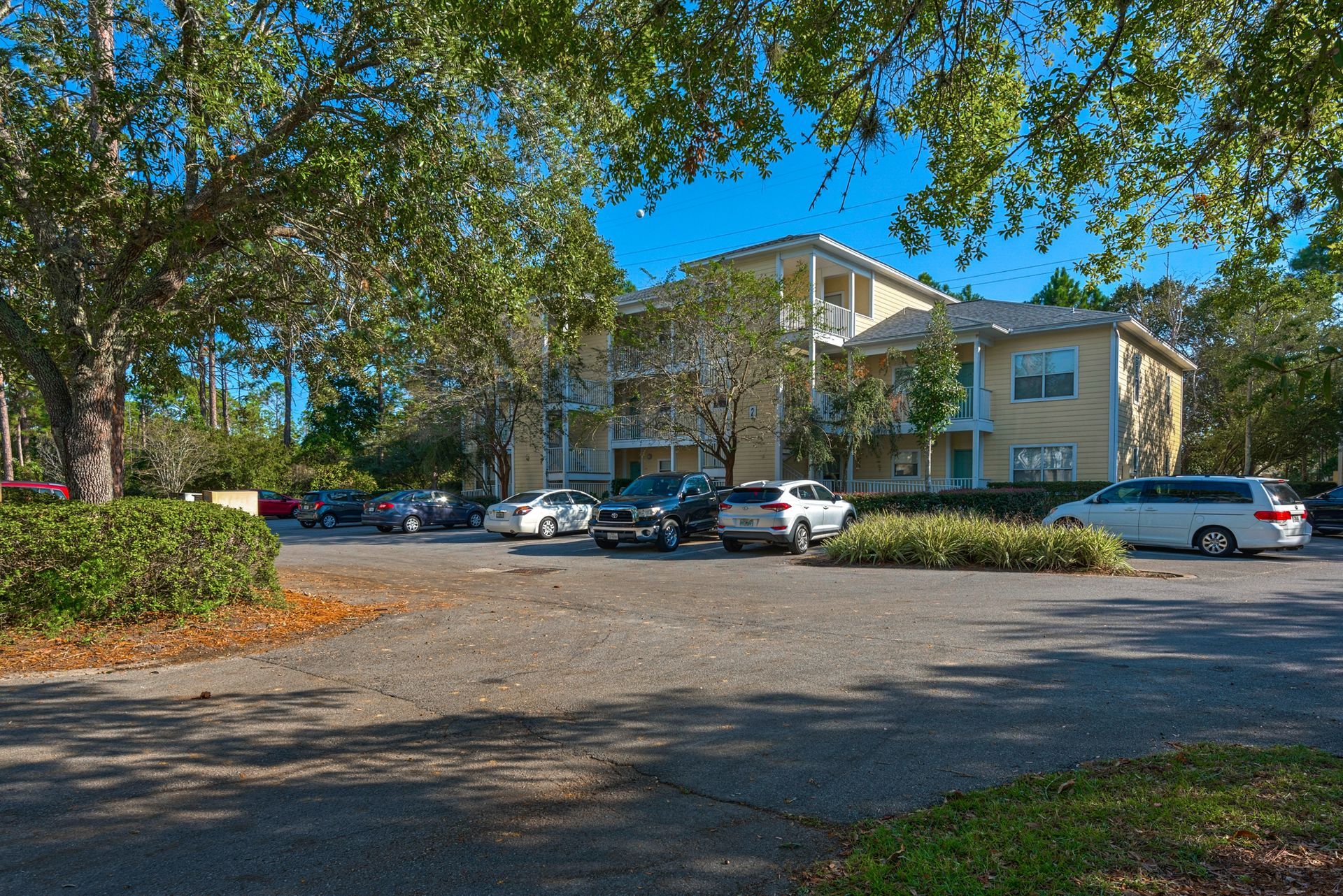 Exterior of Pointe of View