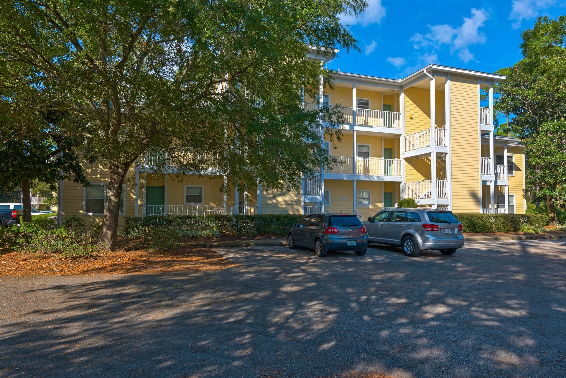 Exterior of Pointe of View