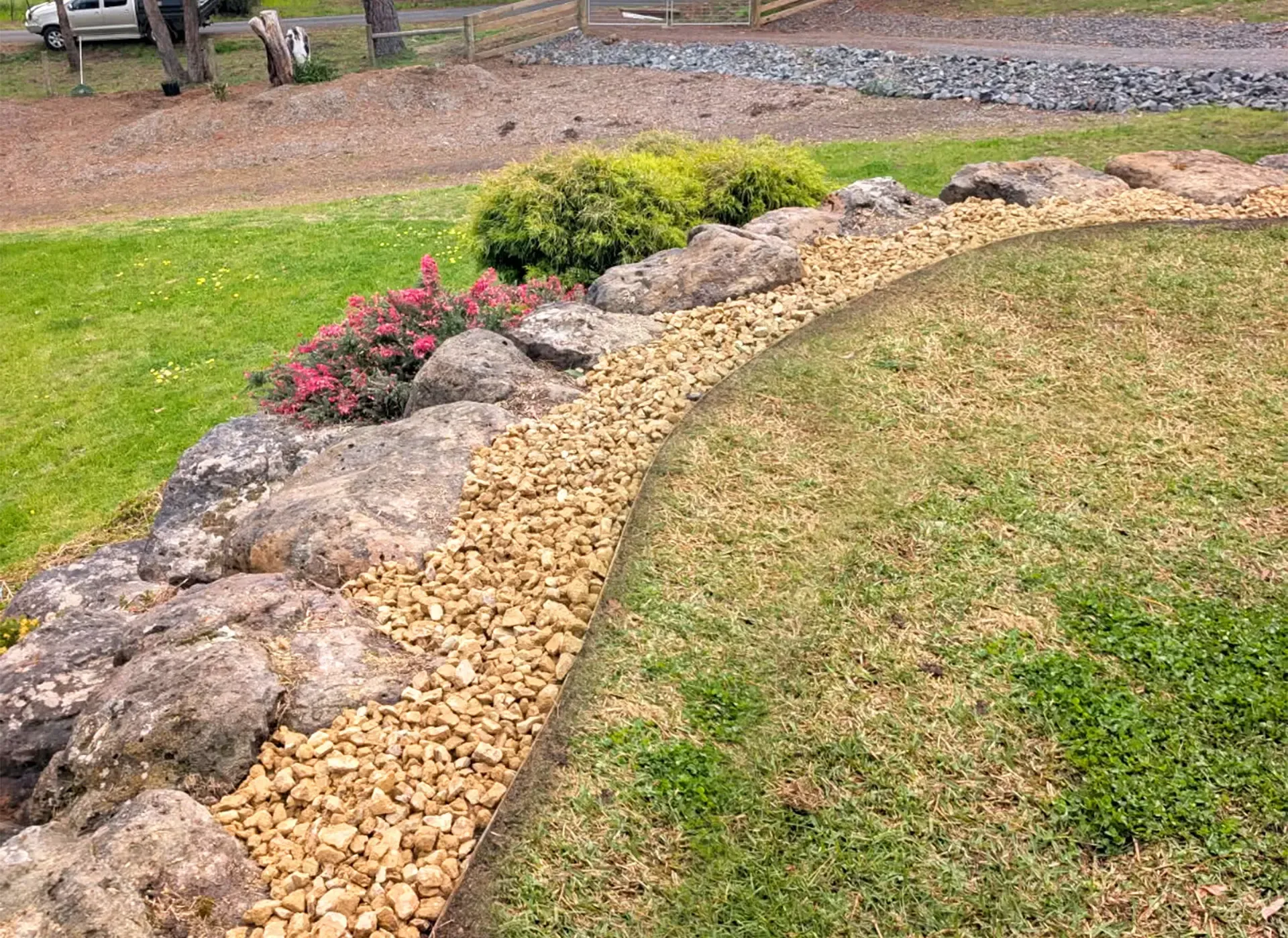 Kanga-Digit-Ballarat-Landscaping-Irrigation-Edging-Retaining-wall-Linton