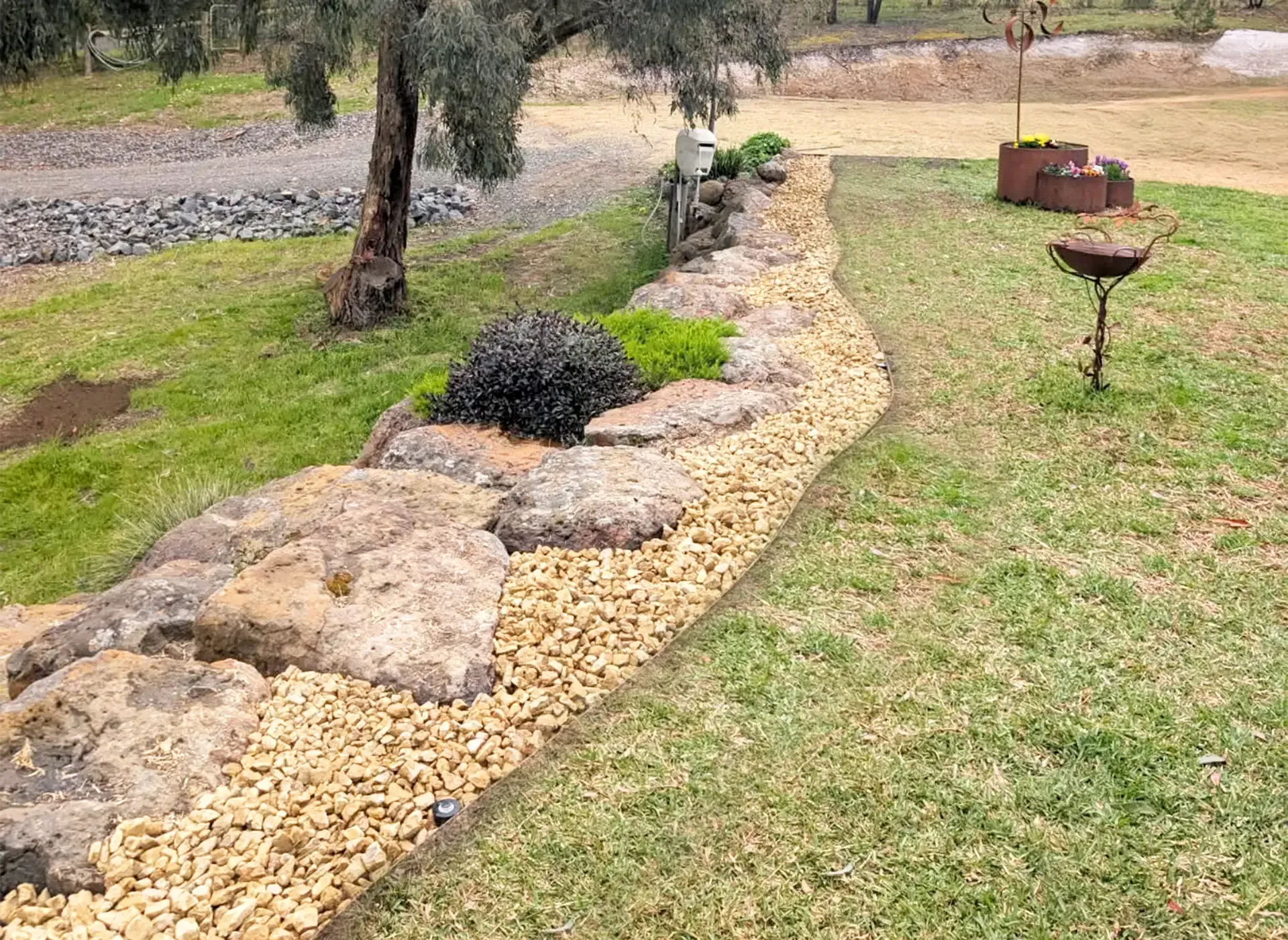 Kanga-Digit-Ballarat-Landscaping-Irrigation-Edging-Retaining-wall-Linton