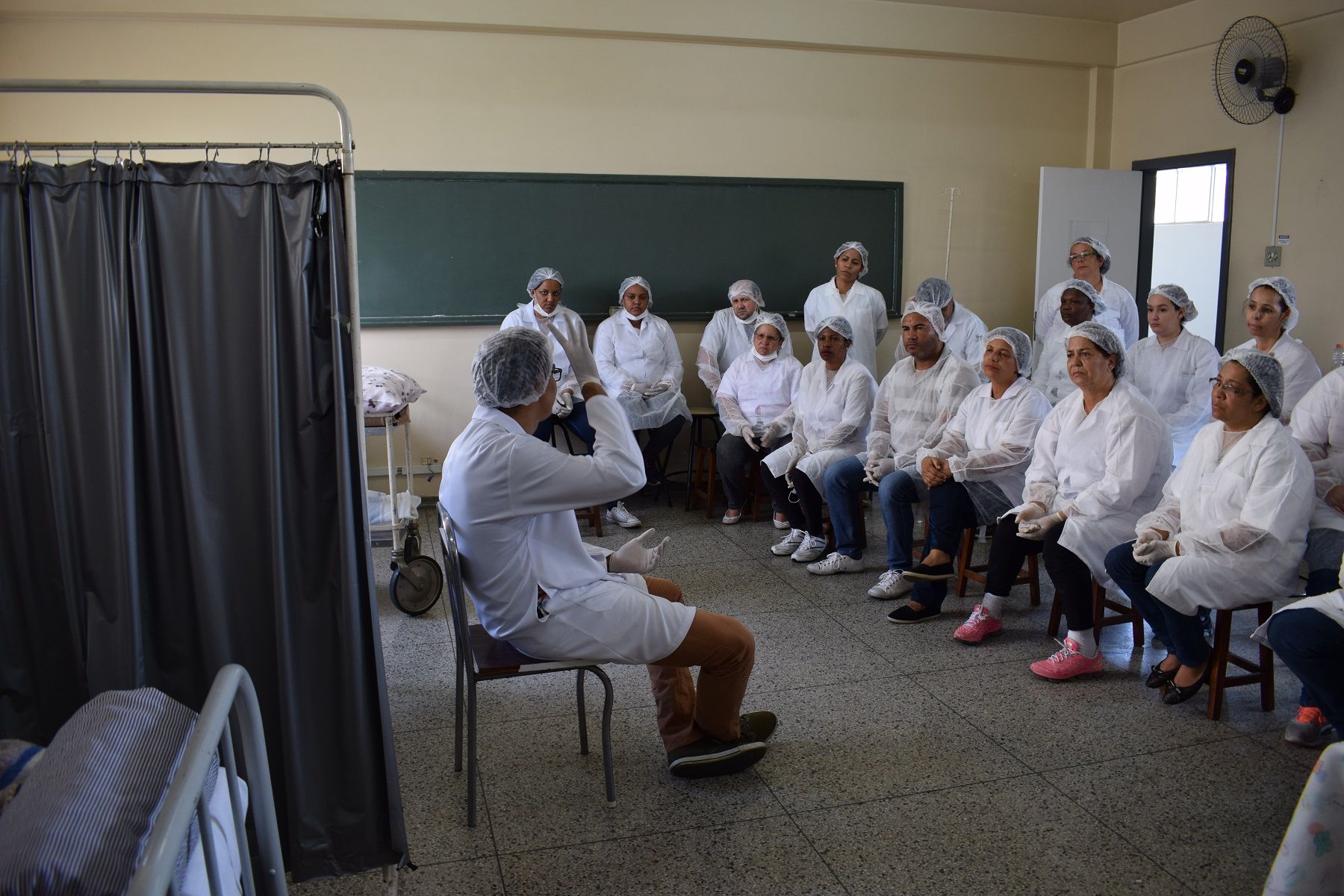turma do curso de cuidador de idosos da Cruz Vermelha BH