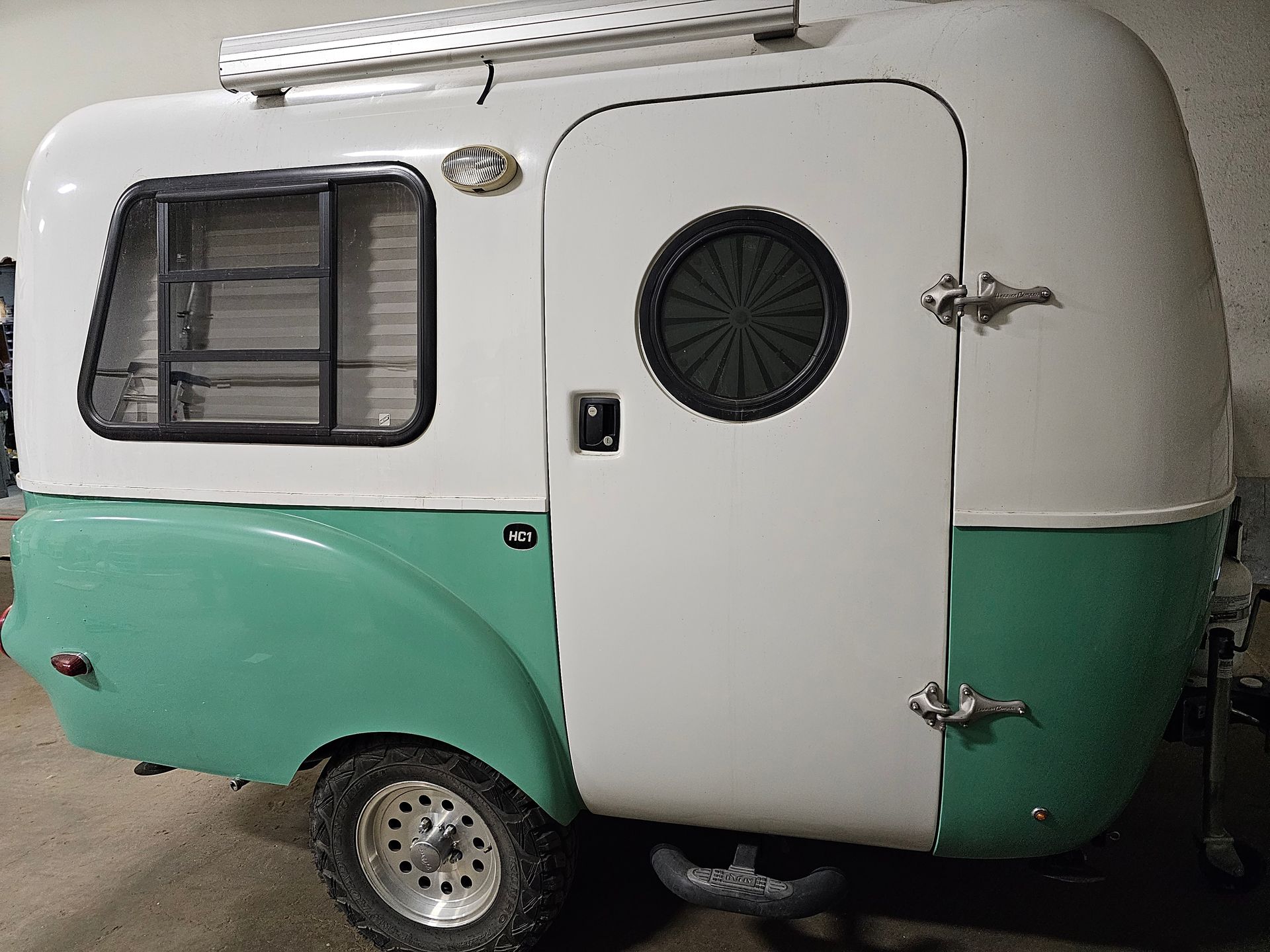 From 40-foot motorhomes to tow-along campers, we've got your RV service and repair covered!