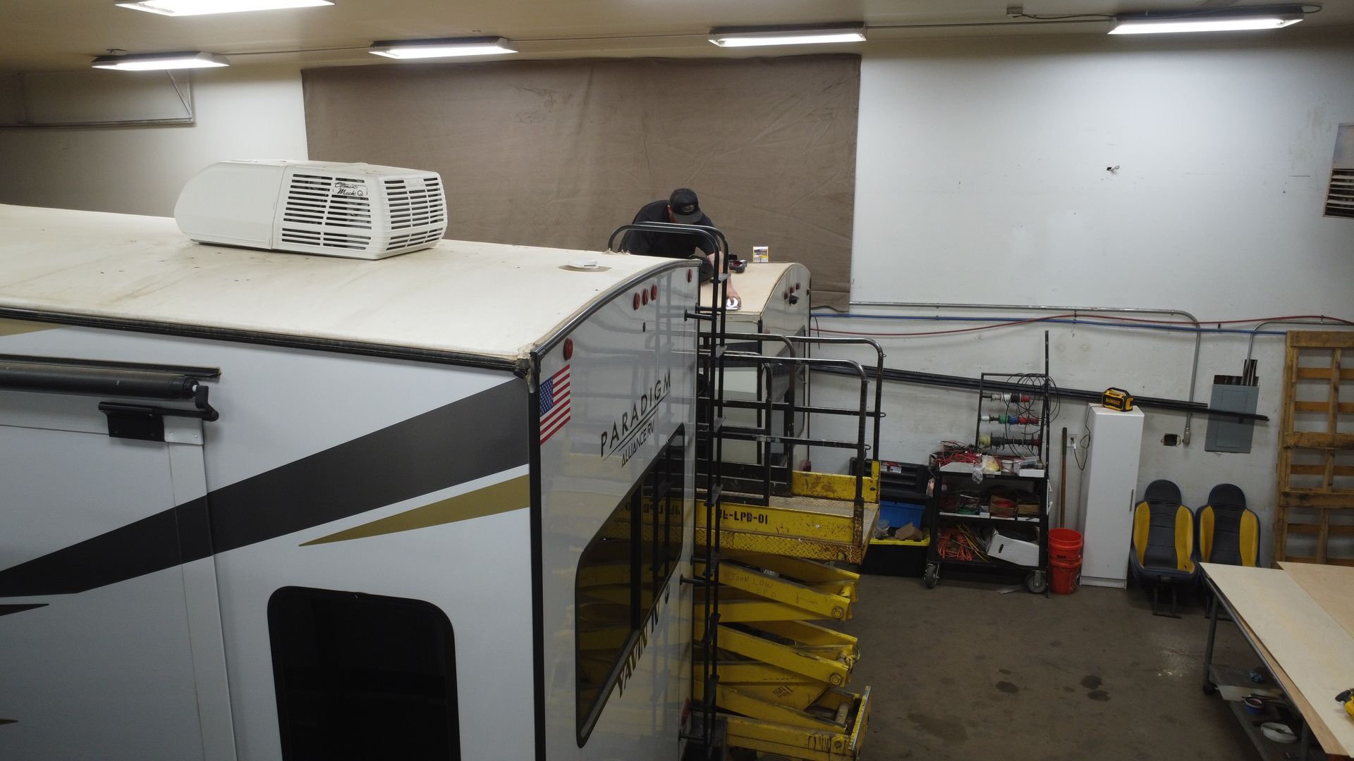 Jefe's has the right equipment to get your RV repair done right.