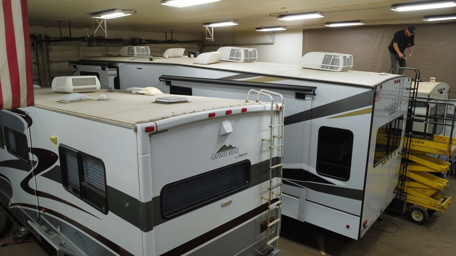 Indoor workshop at Jefe's RV Service