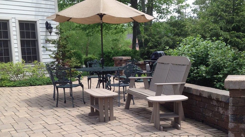 Outside Table  and Chairs — Chillicothe, OH — Arselli's