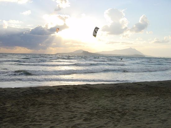 kite surfung in mare
