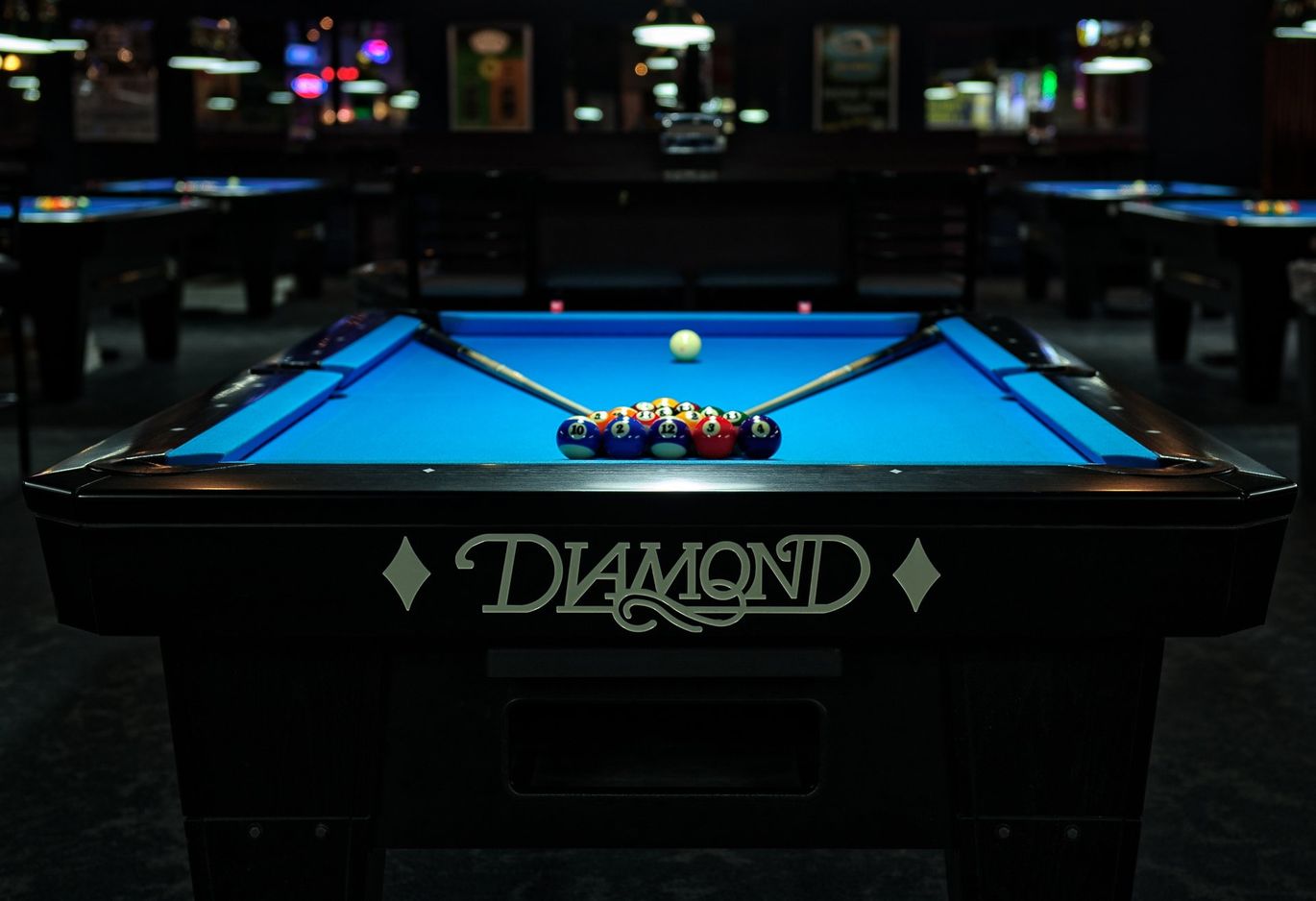 DIAMOND POOL TABLES